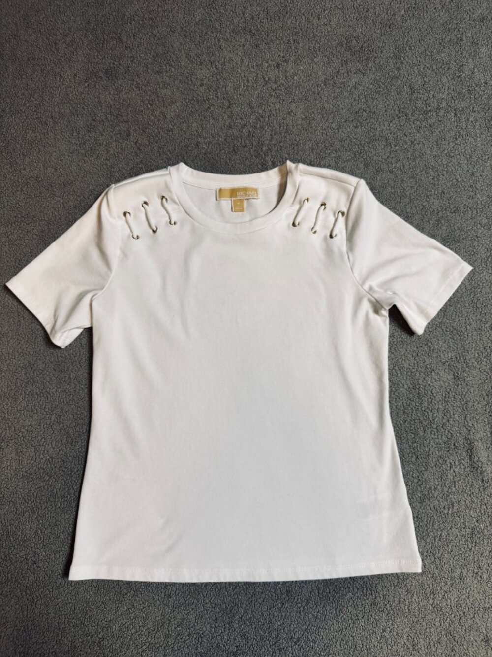 MICHAEL Michael Kors White Grommet Lace-Up Shoulder Tee Size M